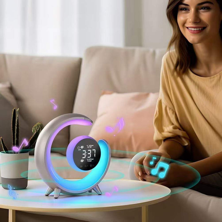 Wielofunkcyjna Lampa Nocna z Funkcją RGB i Budzika – Lumivo