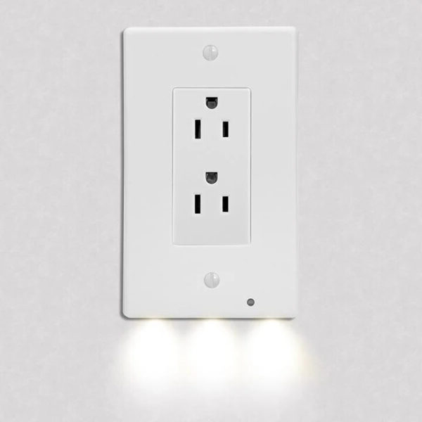 Zestaw 4x Osłona Gniazdka z LED Nocnym Światłem | Energooszczędne, Automatyczny Czujnik i Bezpieczne dla Pokoi Dzieci