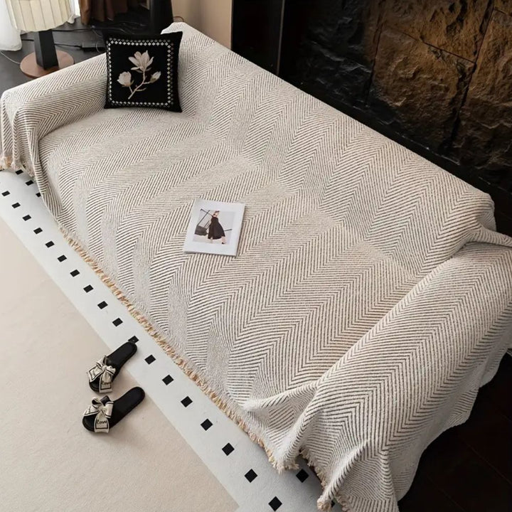 CUSHVIVE – Pokrowiec na sofę w jodełkę z ochroną przed zachlapaniem i antypoślizgowym designem