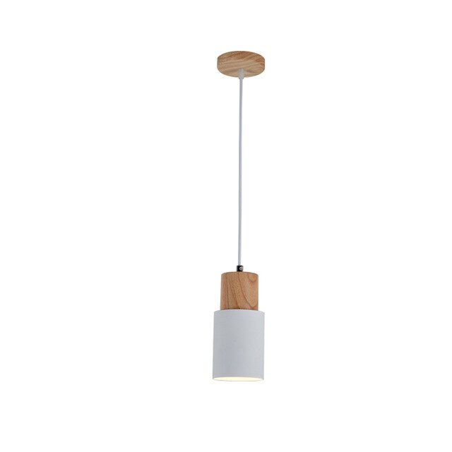 Lampa wisząca z podstawą z drewna w stylu nordyckim