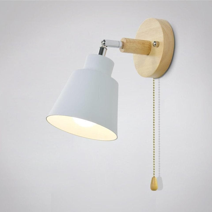 Obrotowa lampa ścienna Collin z przełącznikiem na łańcuszku