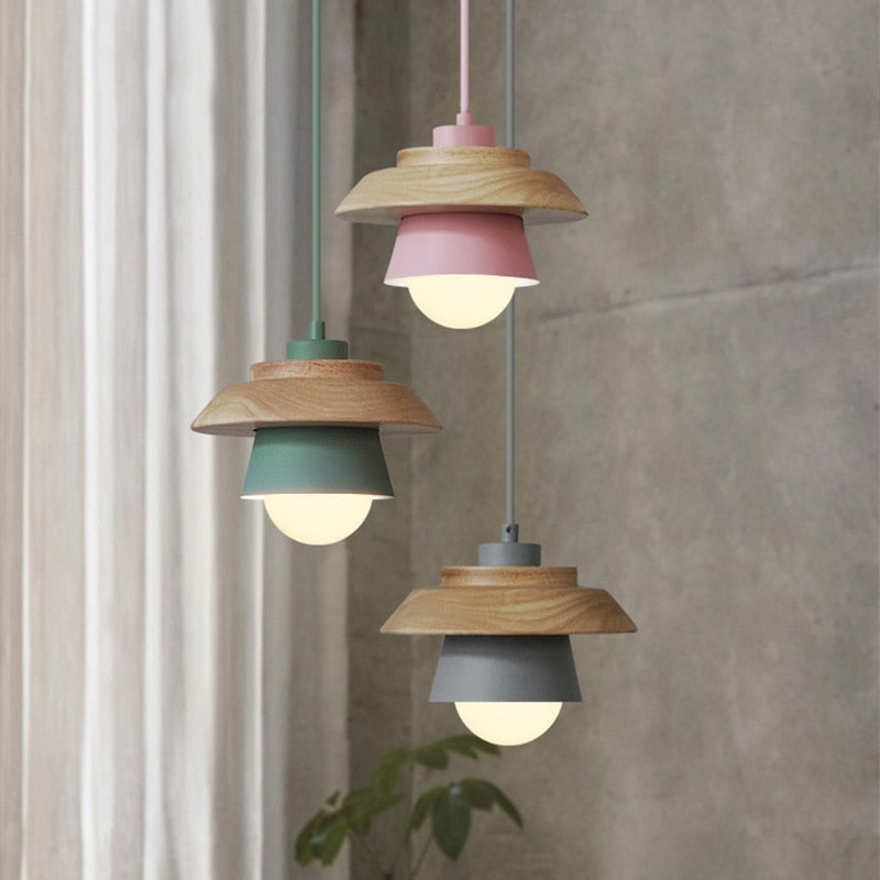 Lampy wiszące z nordyckiego drewna