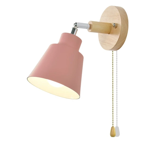 Obrotowa lampa ścienna Collin z przełącznikiem na łańcuszku