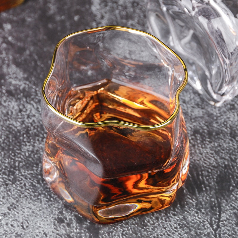 Zestaw szklanek do whisky o zniekształconej fakturze