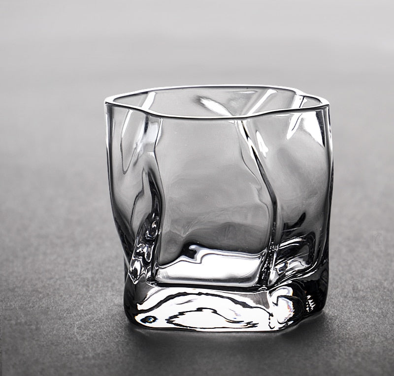 Zestaw szklanek do whisky o zniekształconej fakturze