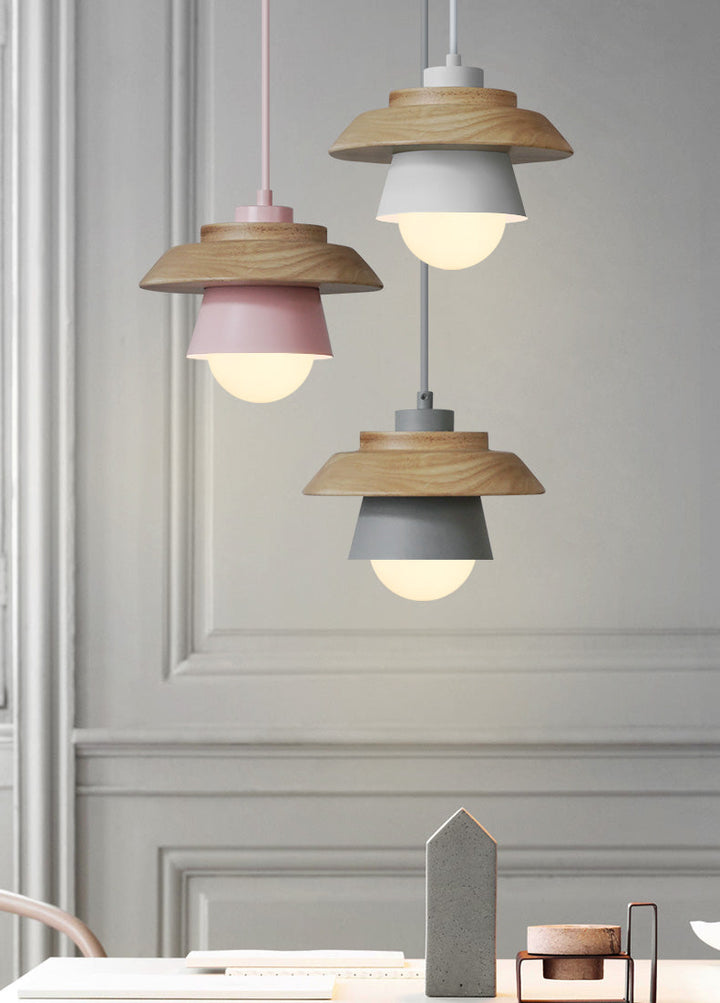 Lampy wiszące z nordyckiego drewna