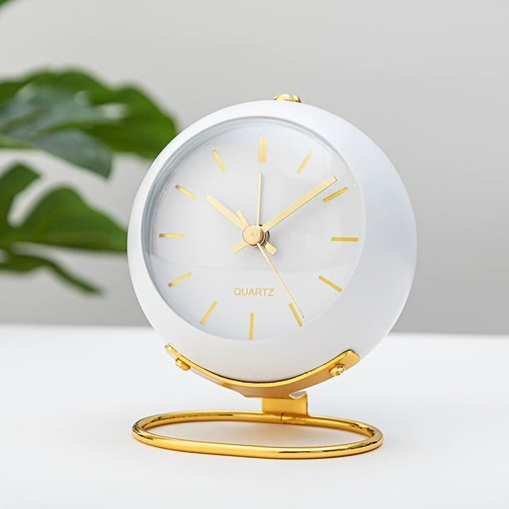 Buzzley Retro Cichy Budzik – Vintage Metalowy Zegar Analogowy z Nocnym Światłem