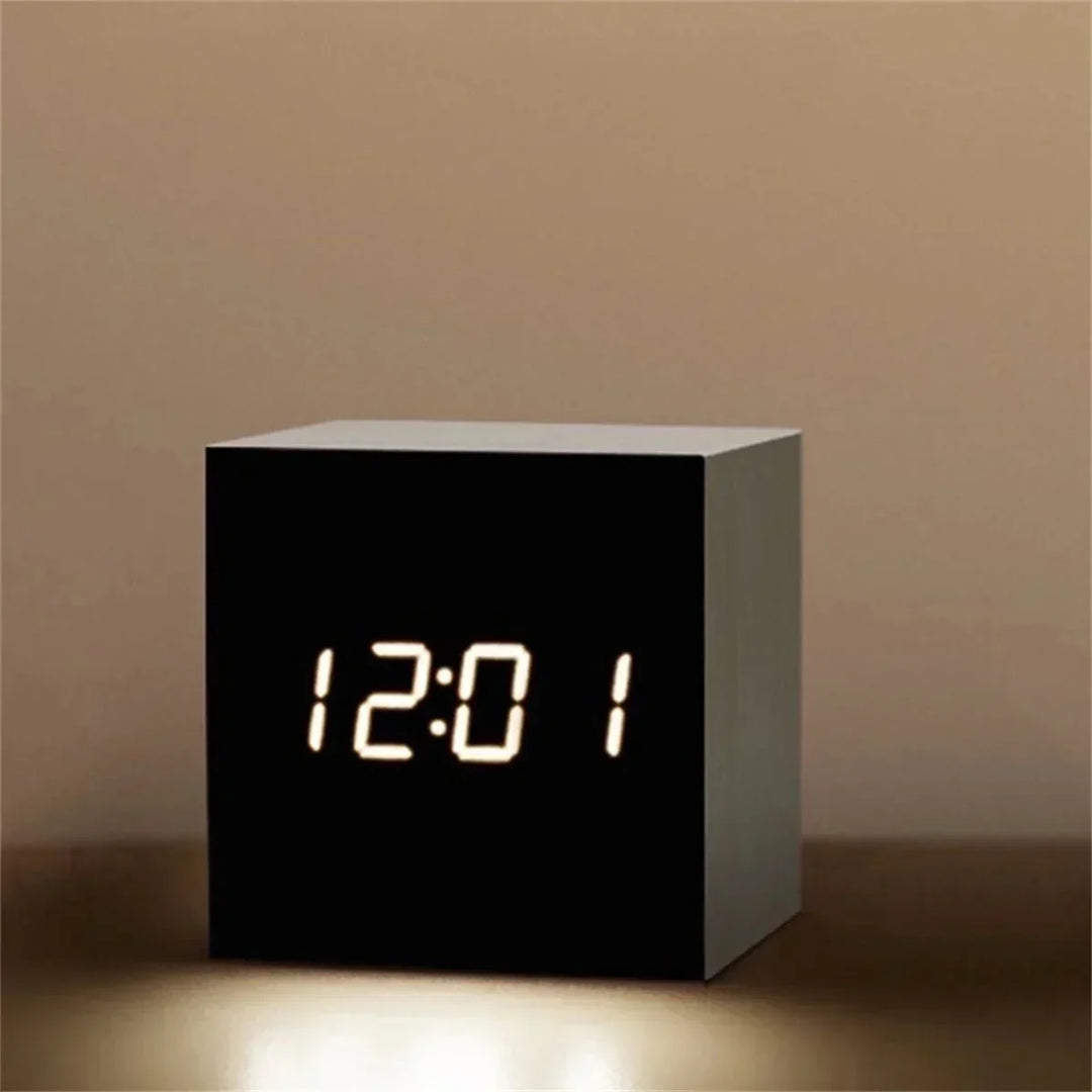 Zegar Alarmowy LED w Stylu Retro