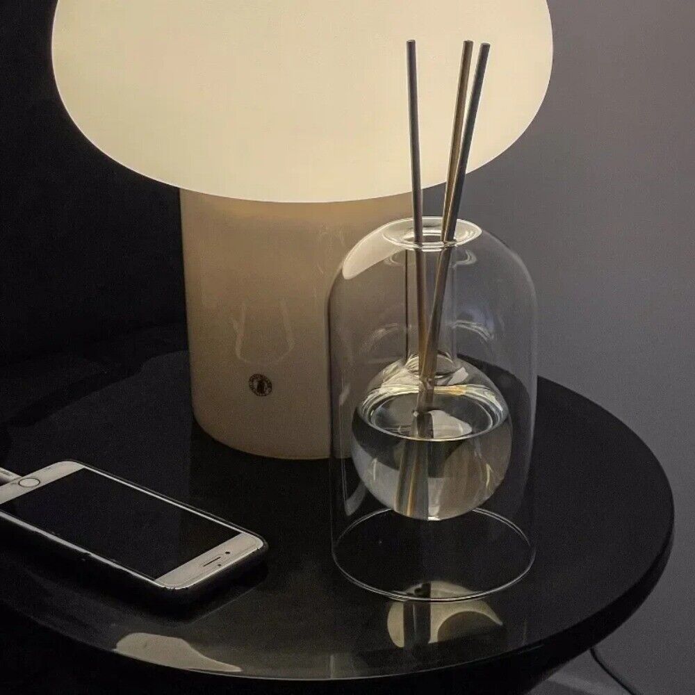 AromaLuxe – Elegancki dyfuzor zapachowy o minimalistycznym designie dla uspokajającej atmosfery