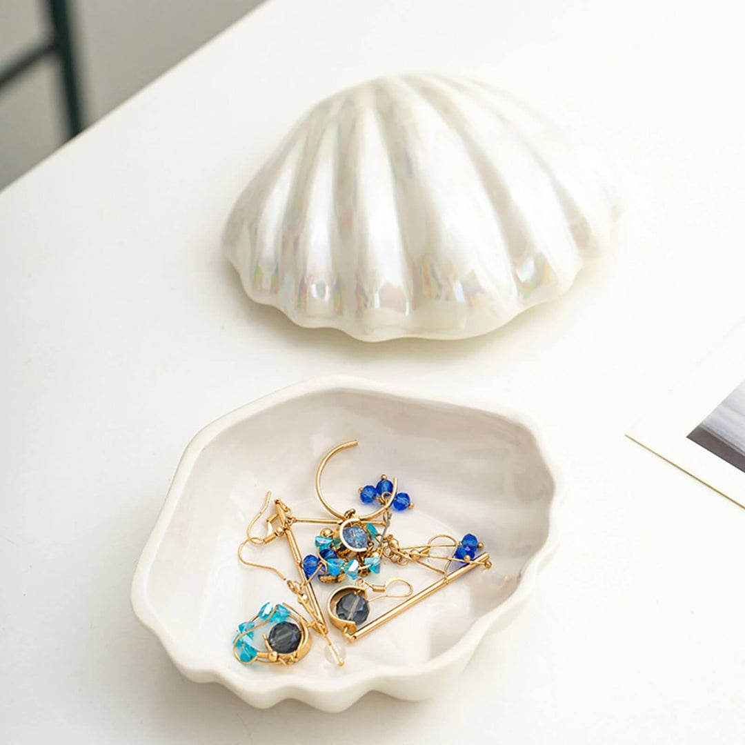 Ceramiczna szkatułka na biżuterię w kształcie muszli