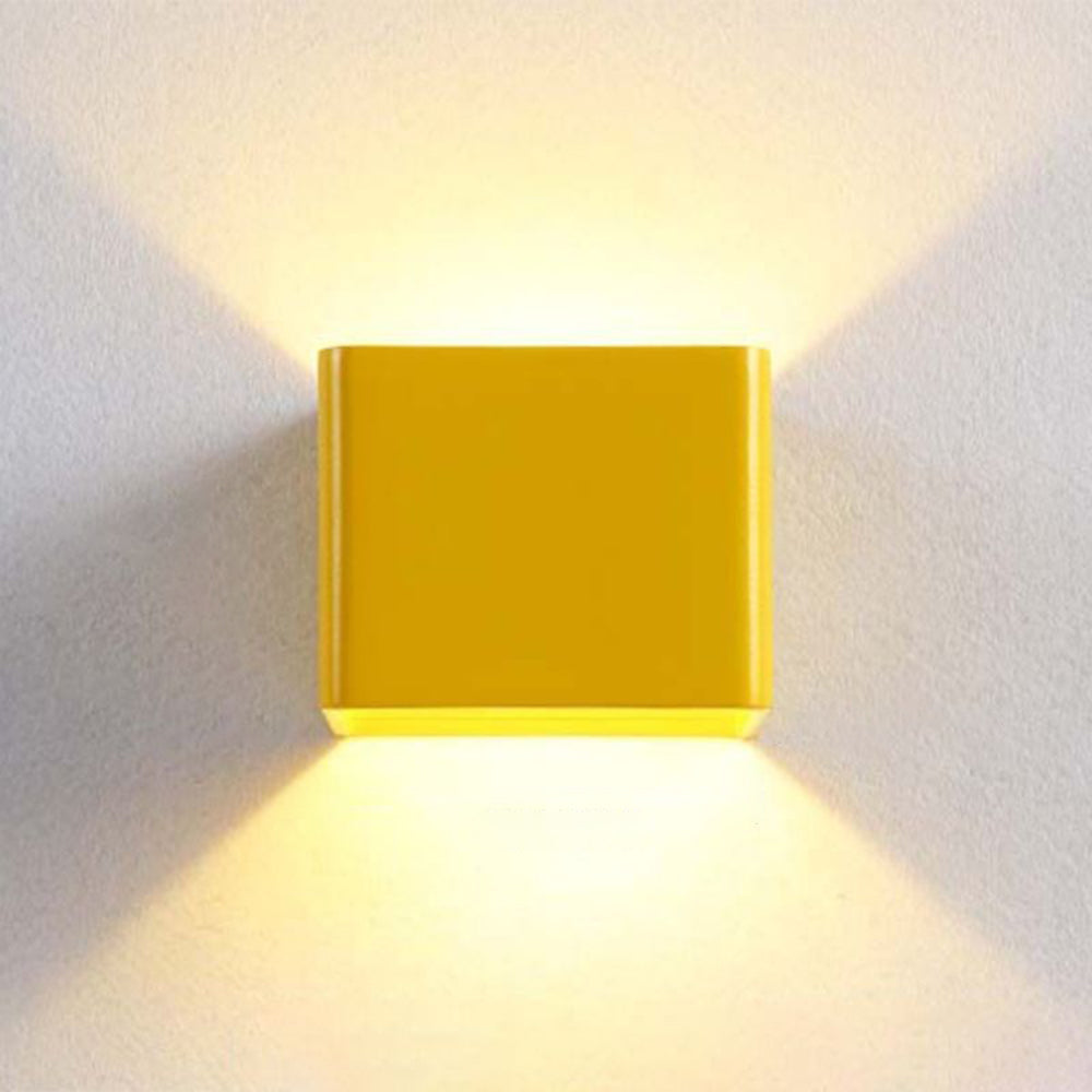 OrrSquare – Nowoczesna kwadratowa lampa ścienna do stylowego oświetlenia