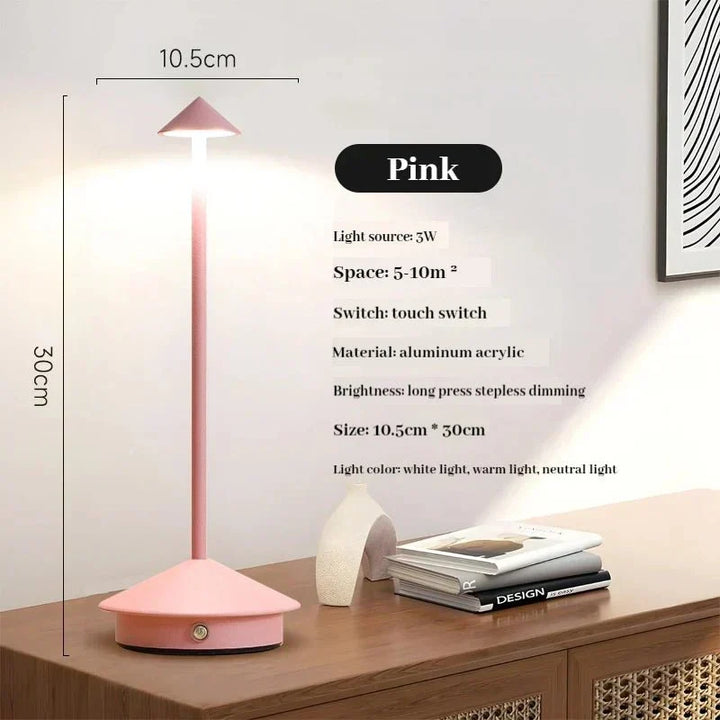 Elegancka, ładowana metalowa lampa stołowa