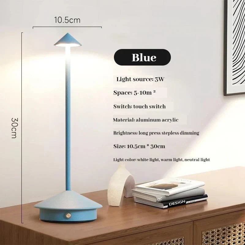 Elegancka, ładowana metalowa lampa stołowa