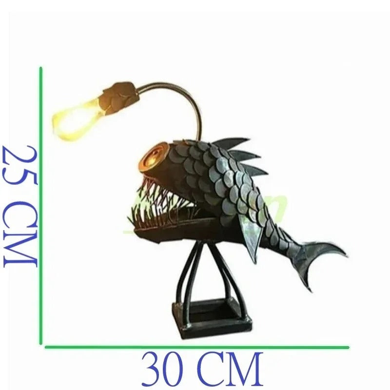 Lampka Steampunk z Rybą Wędkarzem – Fajna i Nietypowa Lampa Podłogowa do Twojego Domu