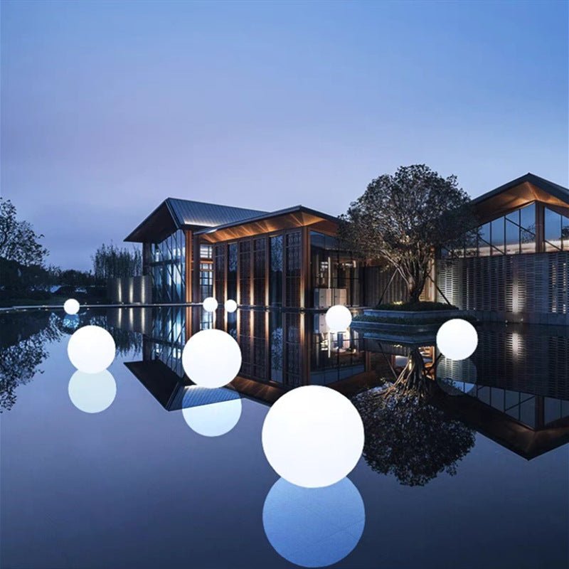 Lampa Globe na Zewnątrz - Bezprzewodowa, Odporna na Warunki Atmosferyczne, Lampa LED w 16 kolorach