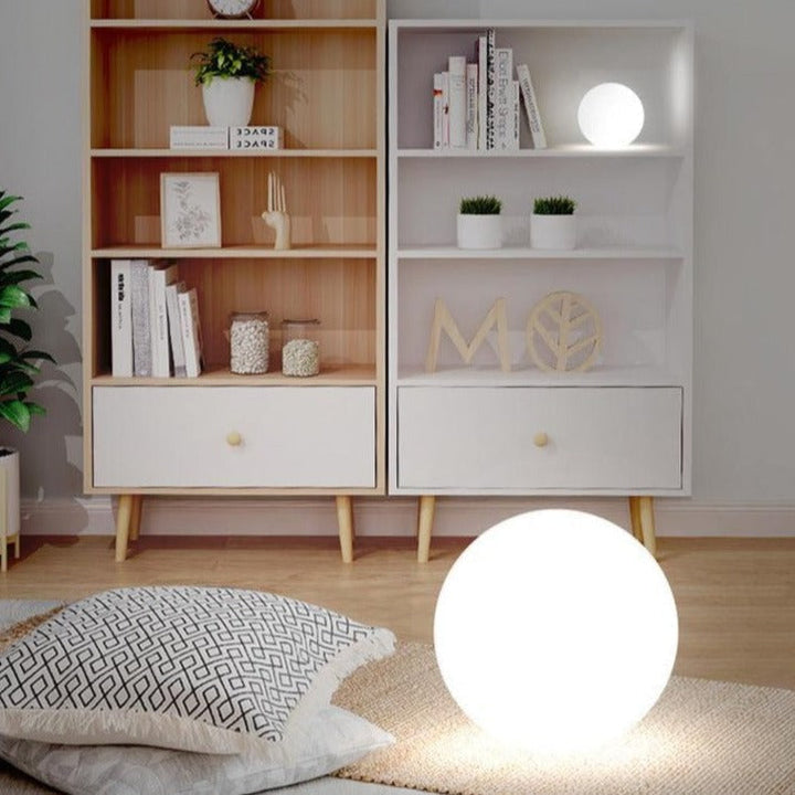 Lampa Globe na Zewnątrz - Bezprzewodowa, Odporna na Warunki Atmosferyczne, Lampa LED w 16 kolorach